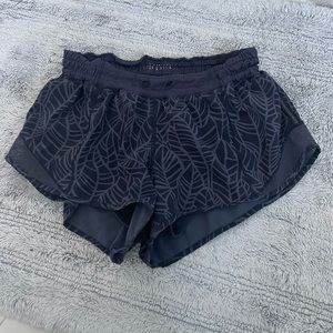 blue lululemon hotty hot shorts size 4